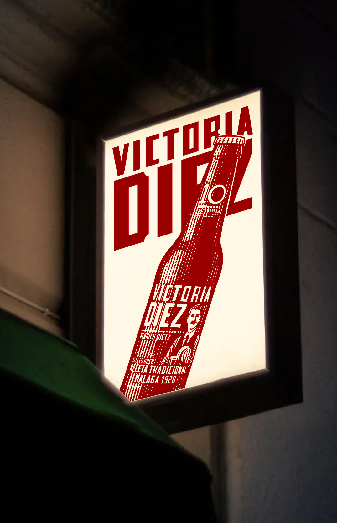 Cartel iluminado de Cervezas Victoria