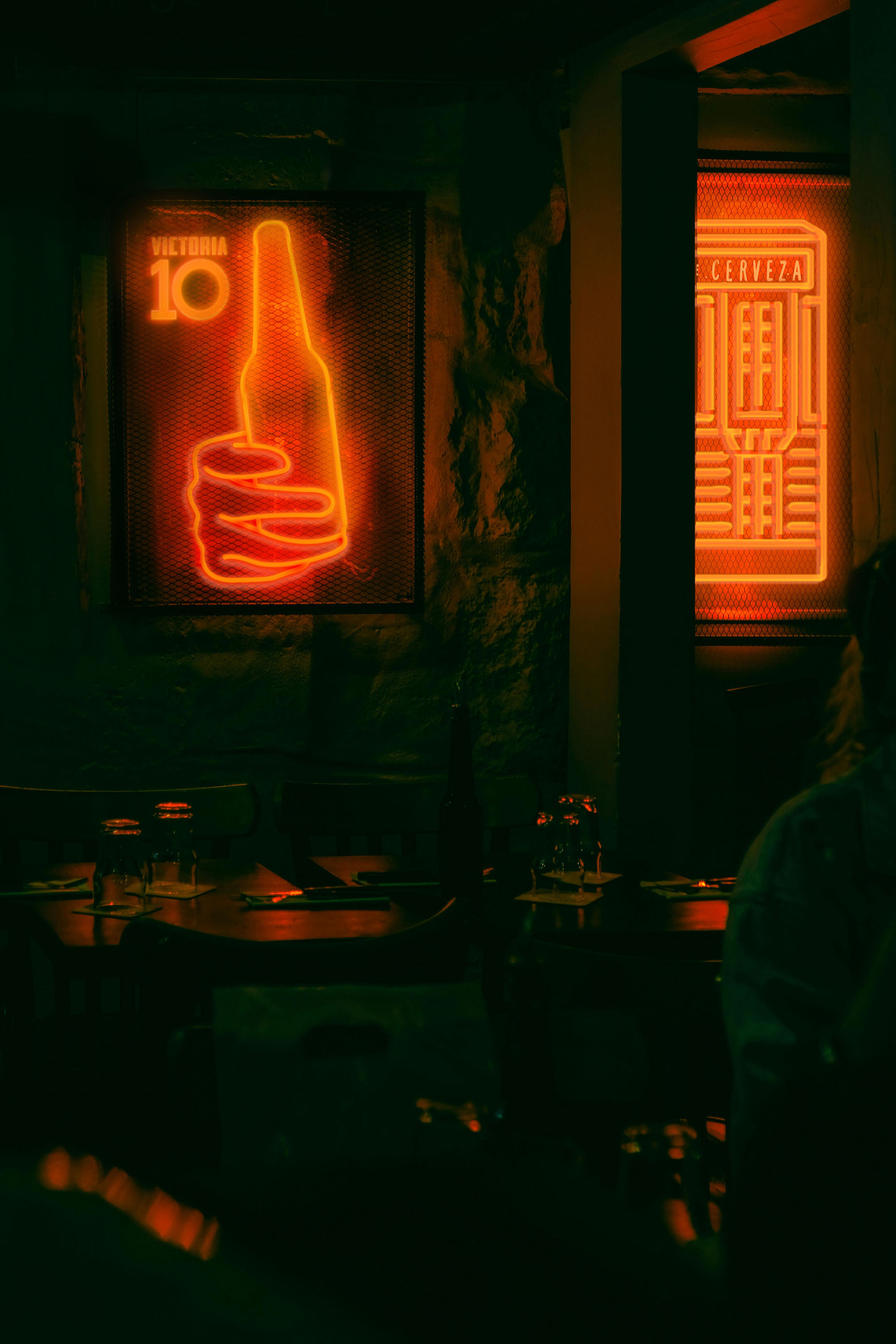Cartel de neón de Cervezas Victoria