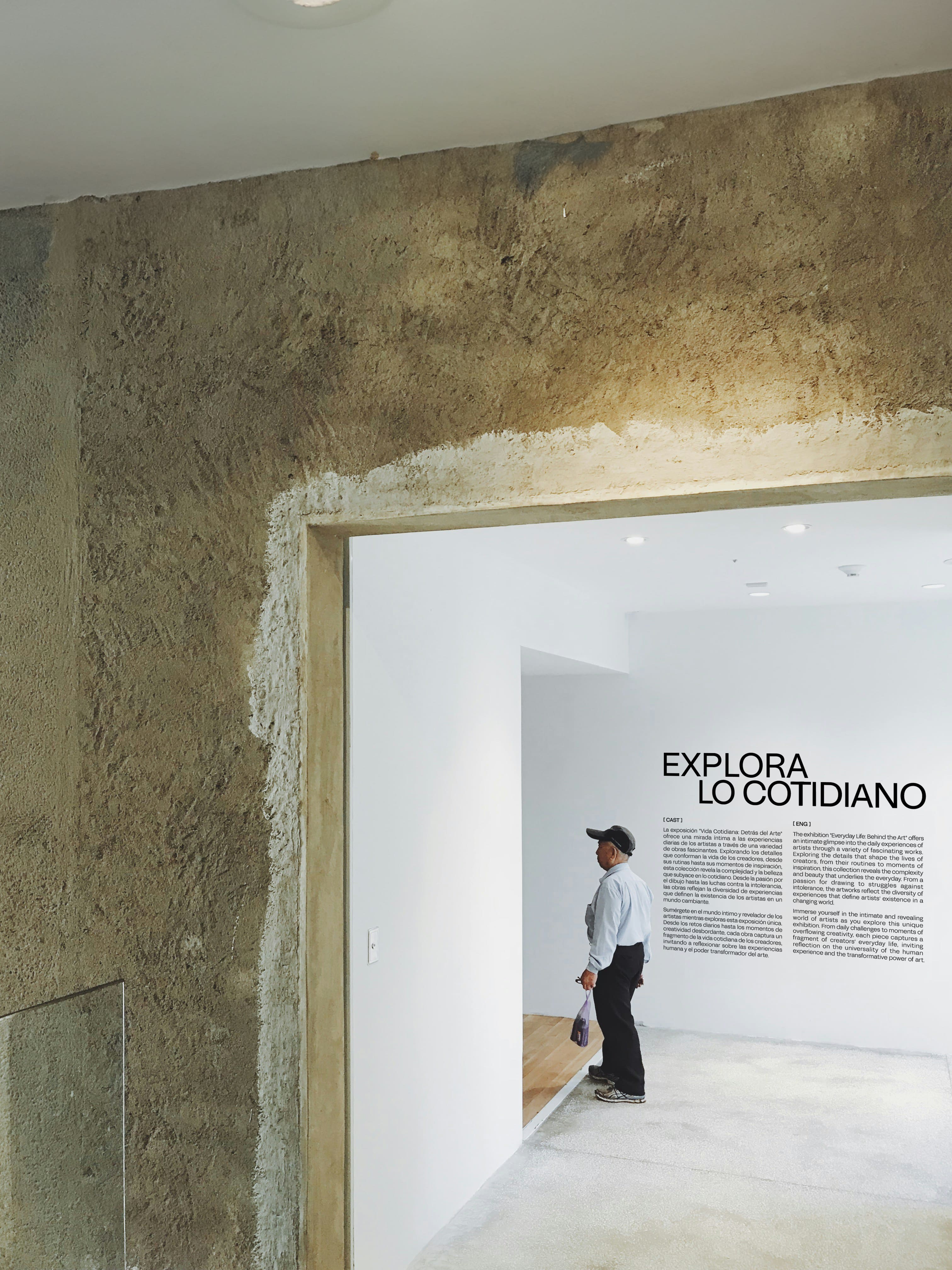 Entrada al museo Parhaus con la exposición Vida Cotidiana